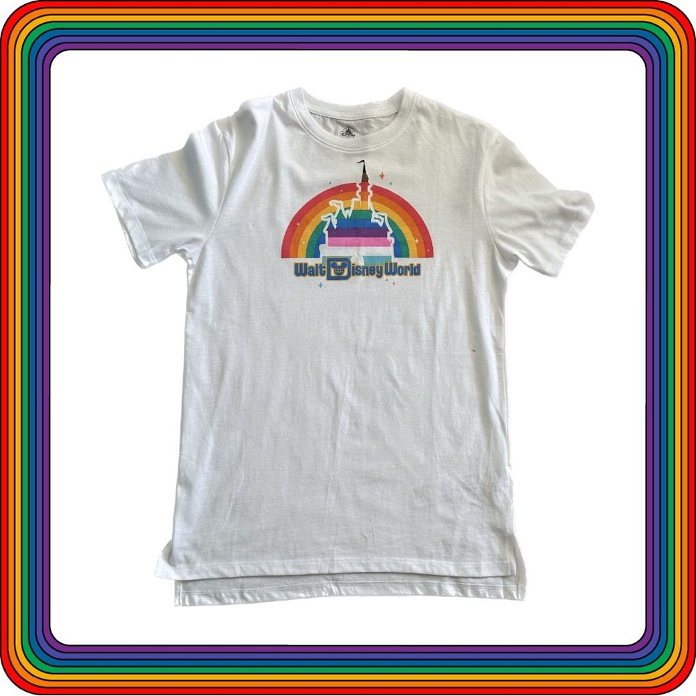 🌈 Disney Pride Shirt DISCONTINUED 2023 +FREE GIFT!